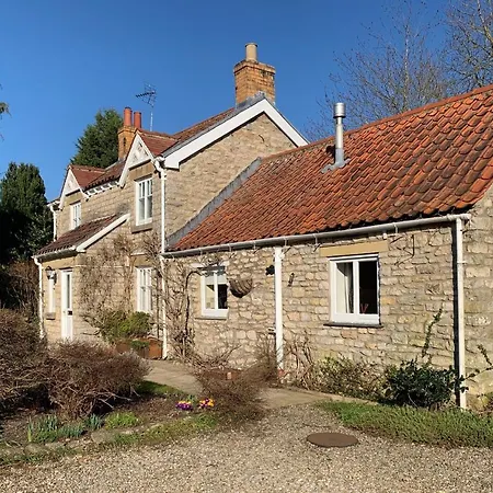 بيت للعطل Forge Cottage, *