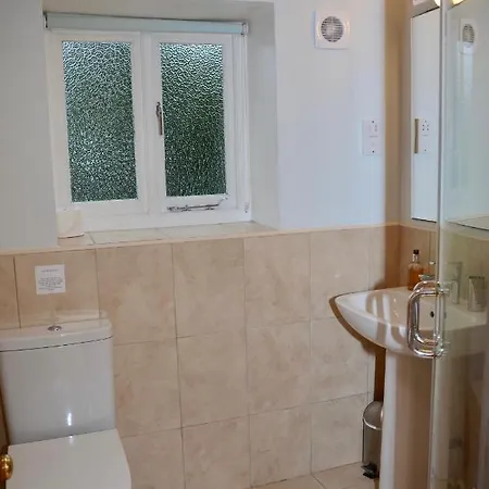 بيت للعطل Forge Cottage, *